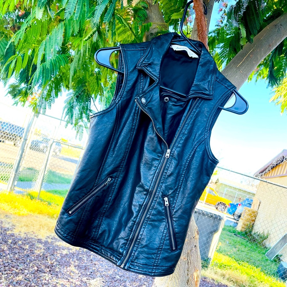 Abercrombie kids Jacket Leather size XL 16